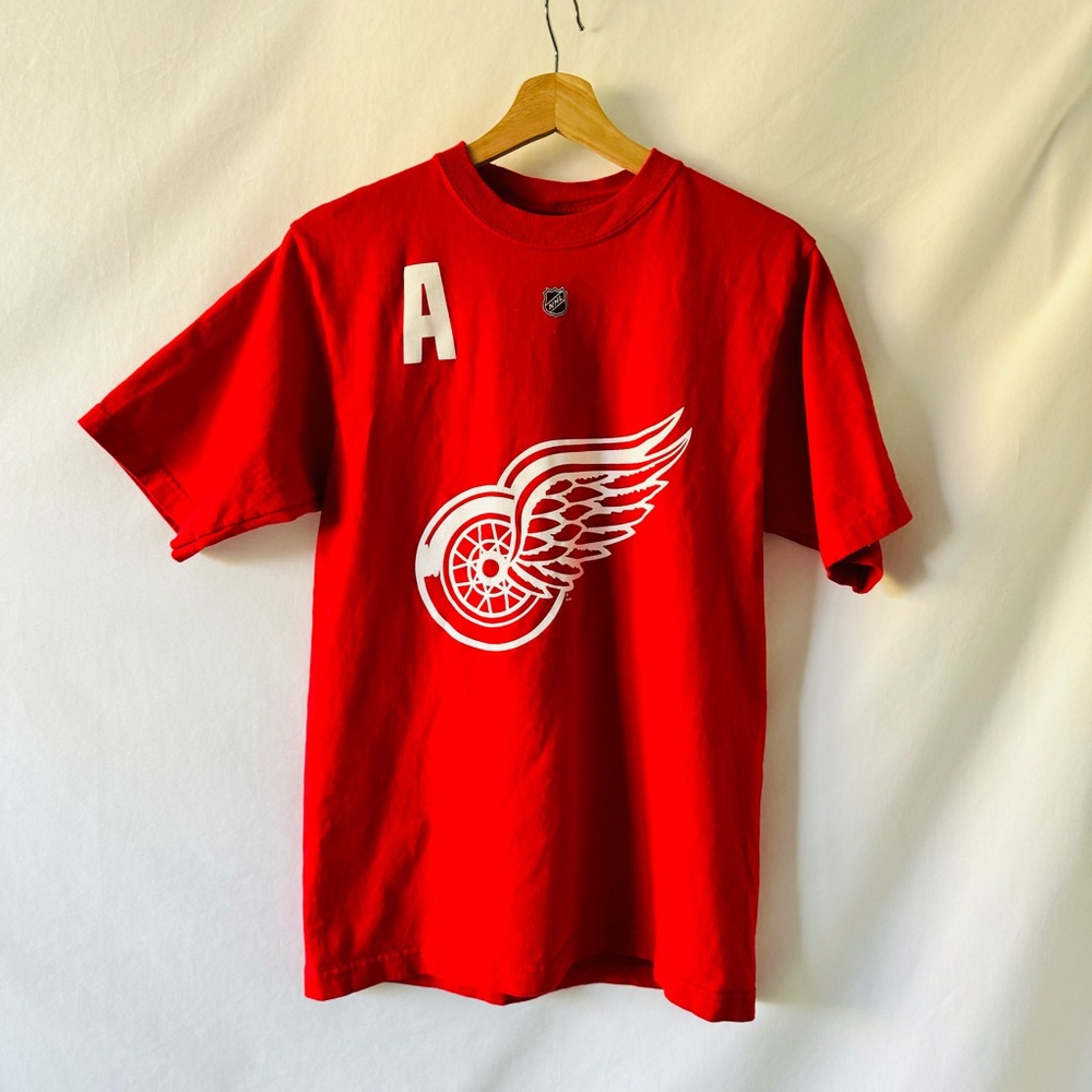 2/$10 - Reebok Detroit Red Wings #40 Zetterberg Tshirt